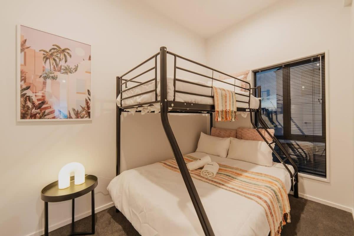 Triple Treat On Fitzgerald - Your 3-br Getaway Holiday home *