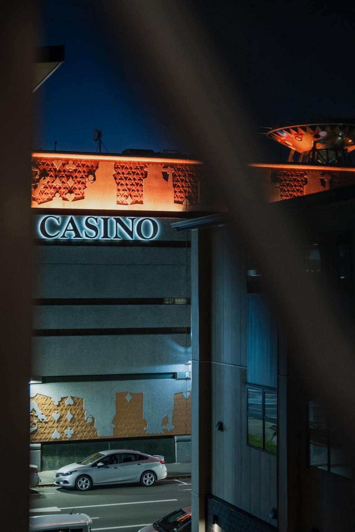High Roller Luxury Casino & Hot Tub Holiday home