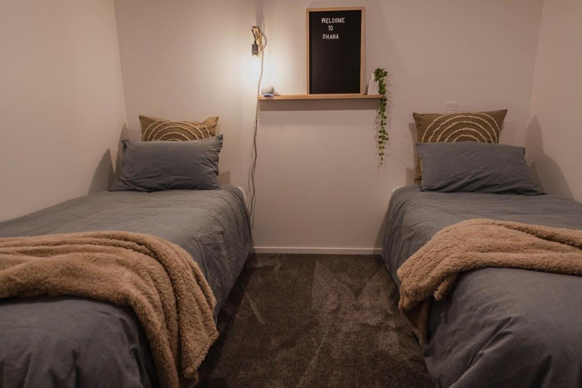 Holiday home High Roller Luxury Casino & Hot Tub Christchurch