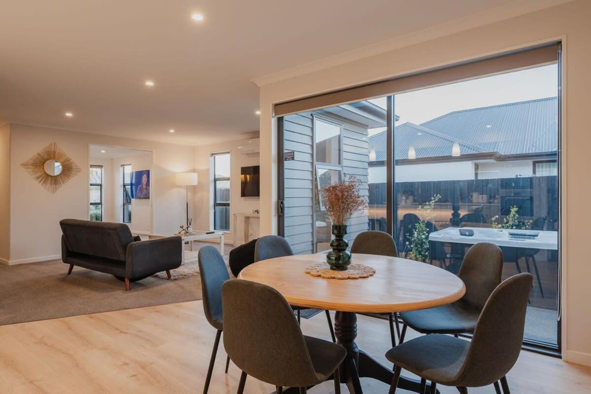 Elegant 3br On Mustang Avenue Holiday home Christchurch