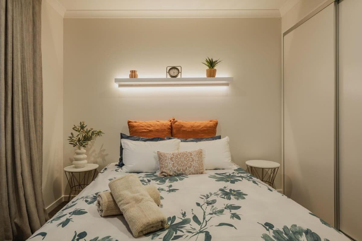 Elegant 3br On Mustang Avenue Holiday home