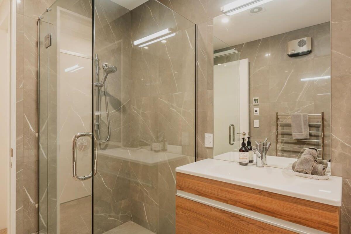 Elegant 3br On Mustang Avenue