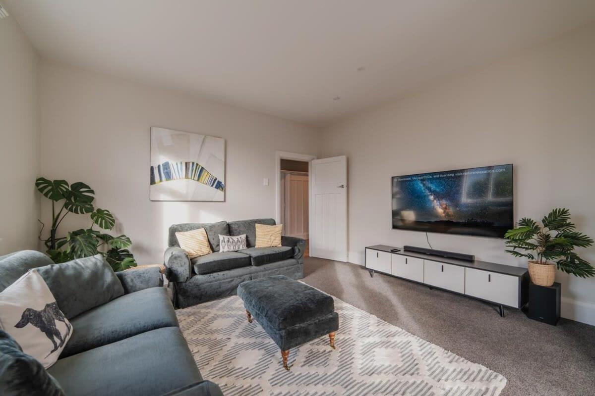 Forfar Dream Dwelling - 3br Holiday home
