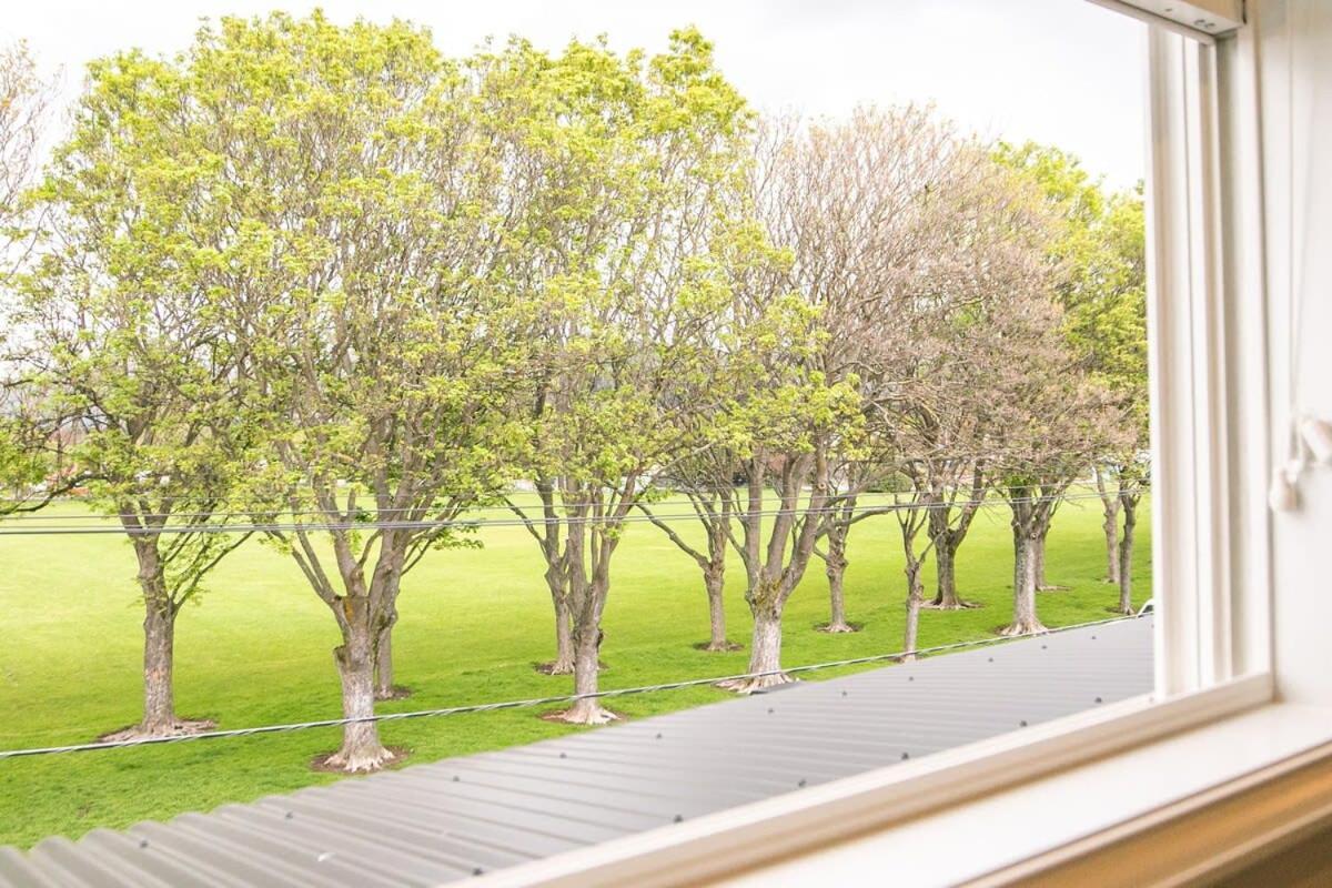 Parkside Heritage Retreat 3-bedroom Terrace Charm Holiday home *