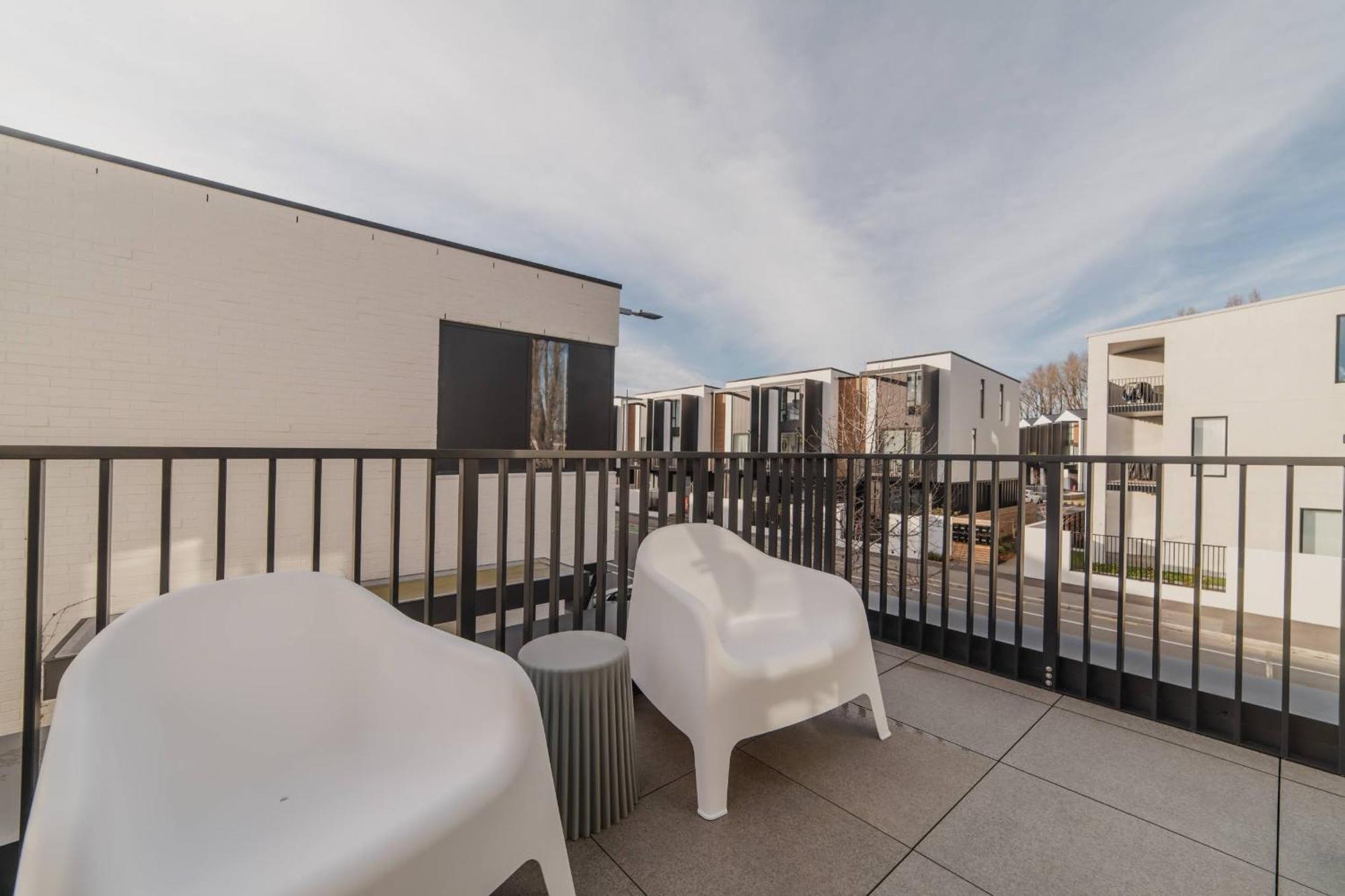 Chic And Contemporary Living At Cambridge Terrace