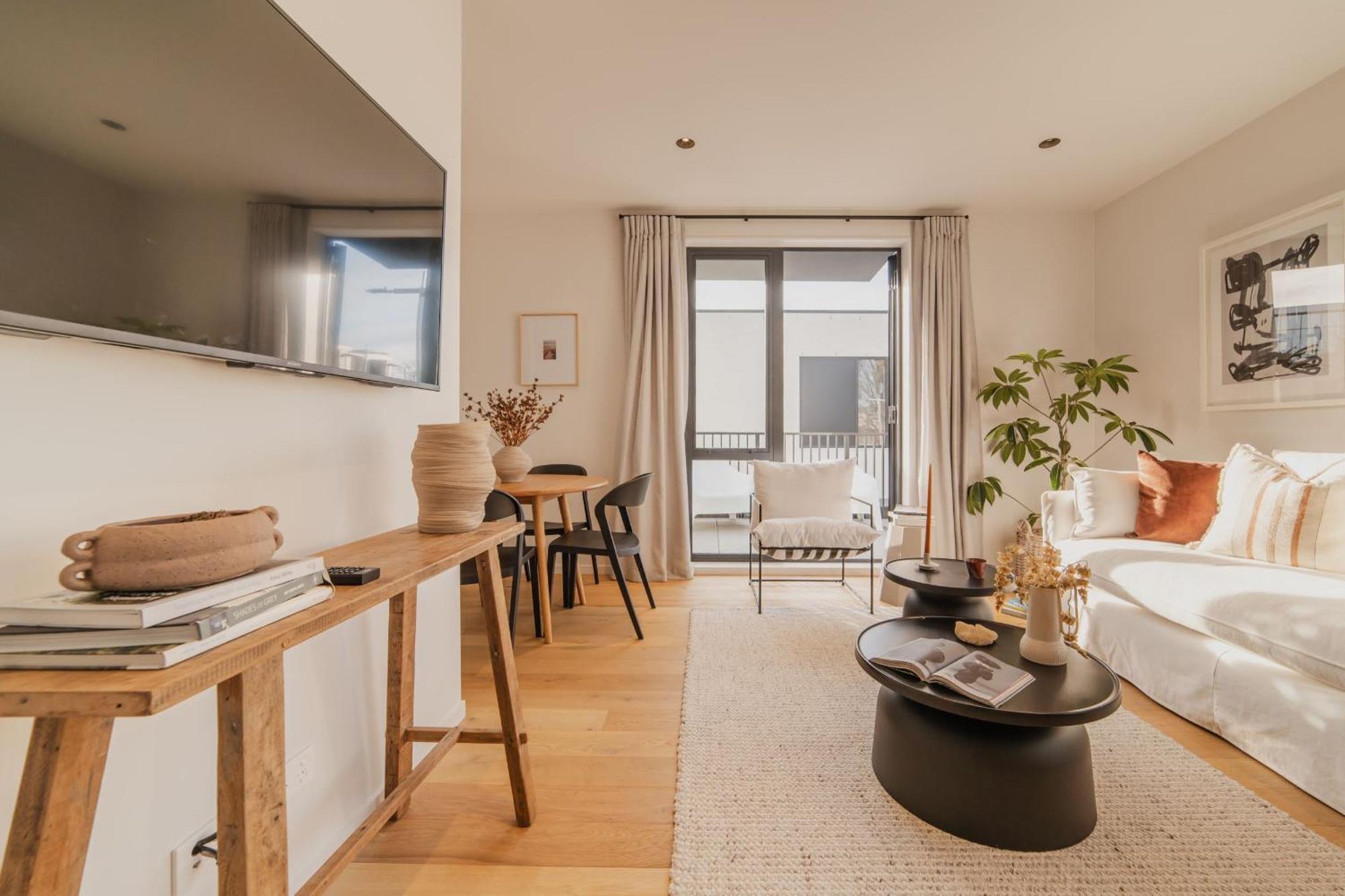 Chic And Contemporary Living At Cambridge Terrace