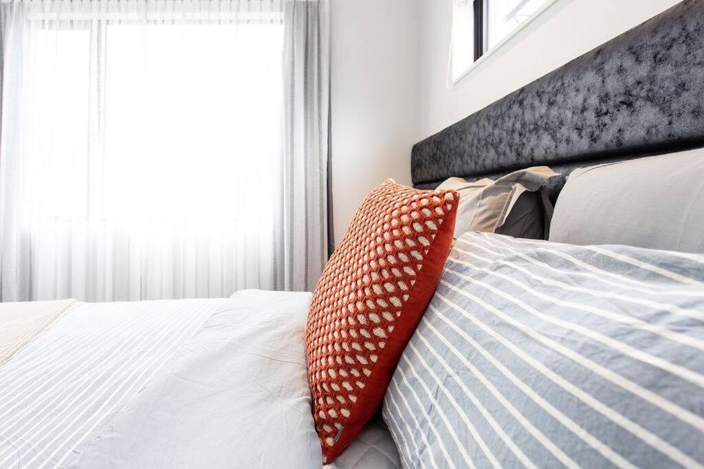 Luxury Sunny Warm Cbd At Doorstep Apartment *