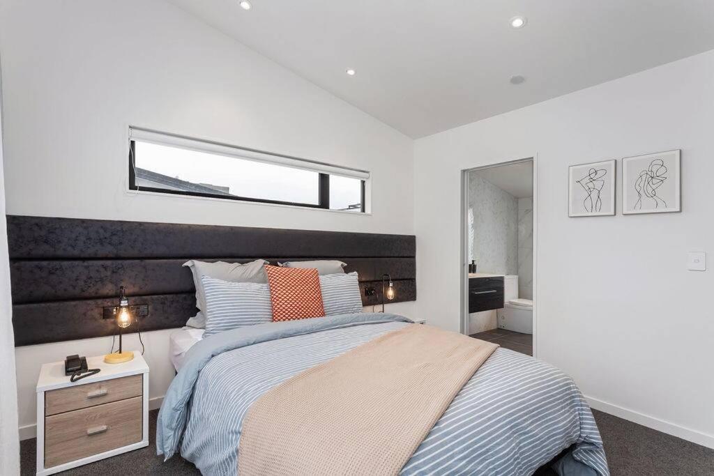 Luxury Sunny Warm Cbd At Doorstep Apartment *