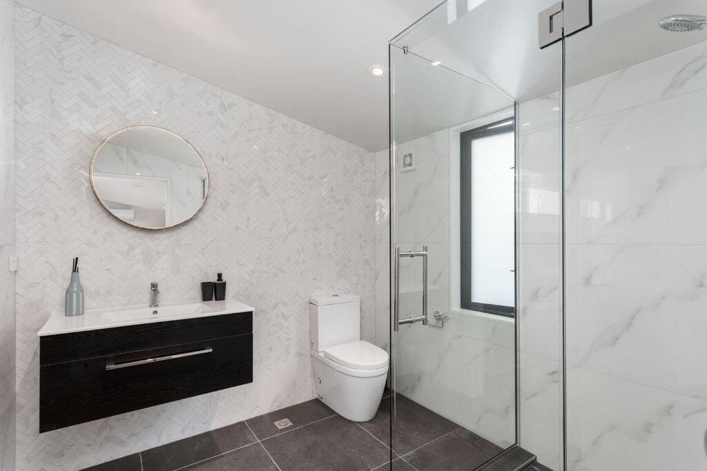 Apartment Luxury Sunny Warm Cbd At Doorstep Christchurch