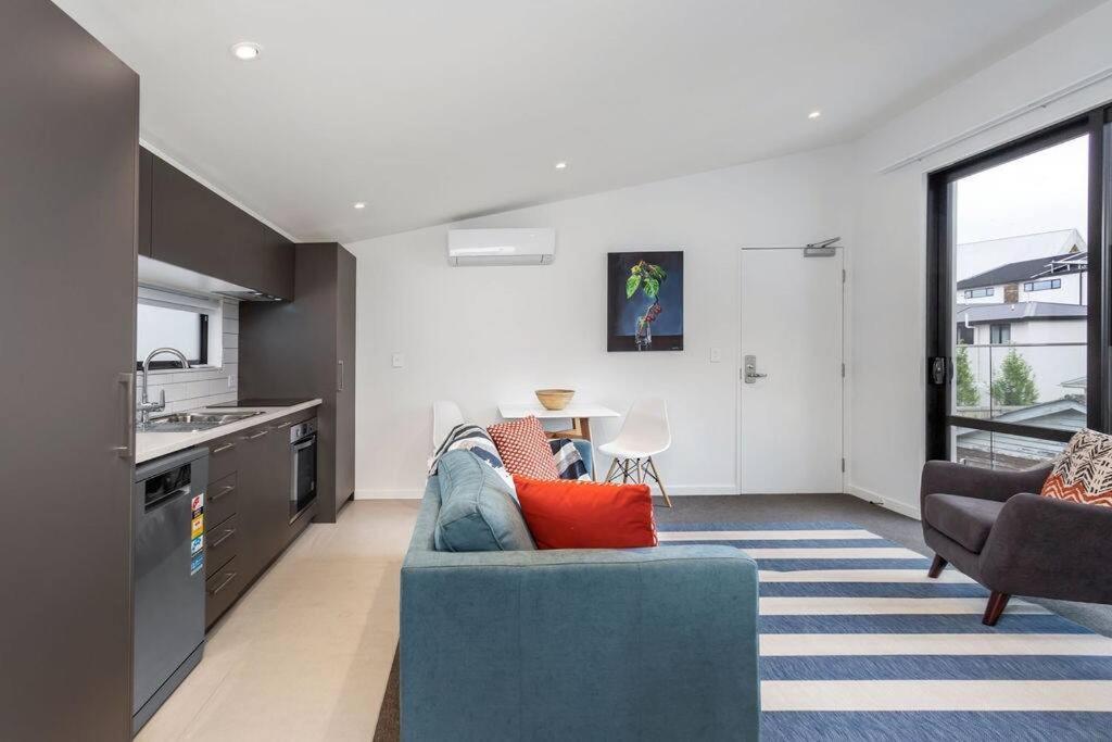 Luxury Sunny Warm Cbd At Doorstep Apartment Christchurch