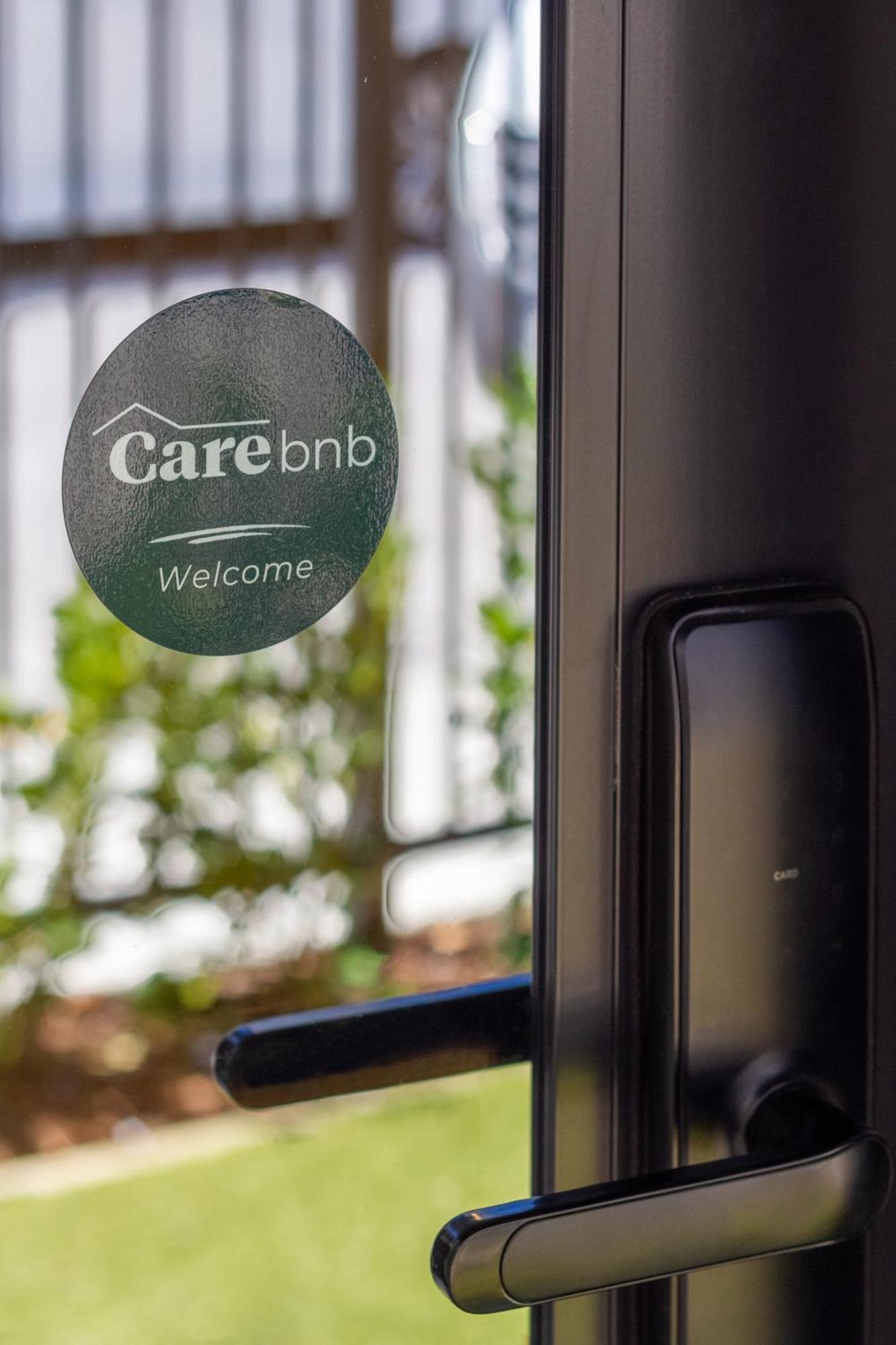 Luxury With Balcony - Close To Supermarket * Christchurch