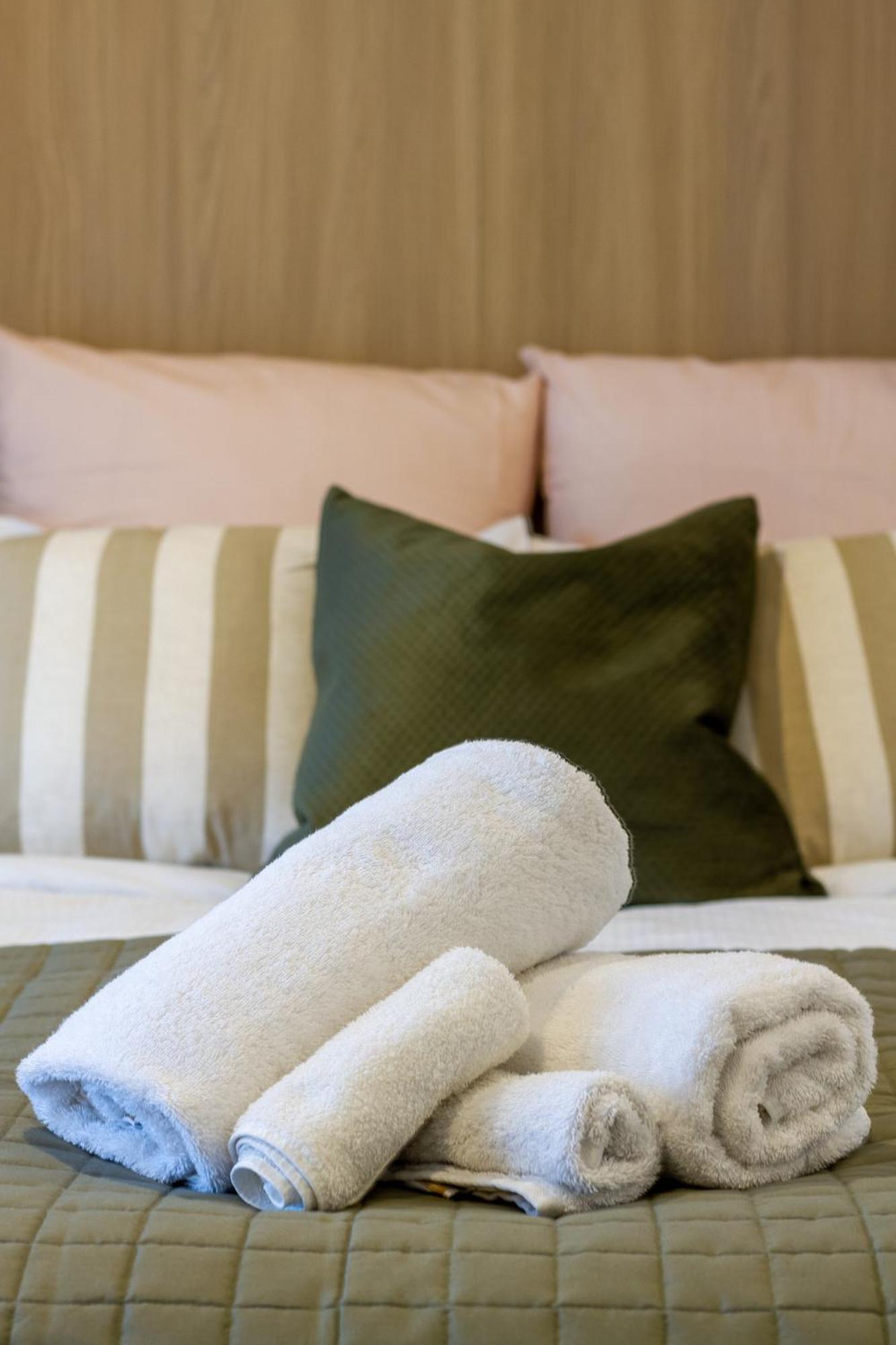 Apartment Luxury With Balcony - Close To Supermarket *