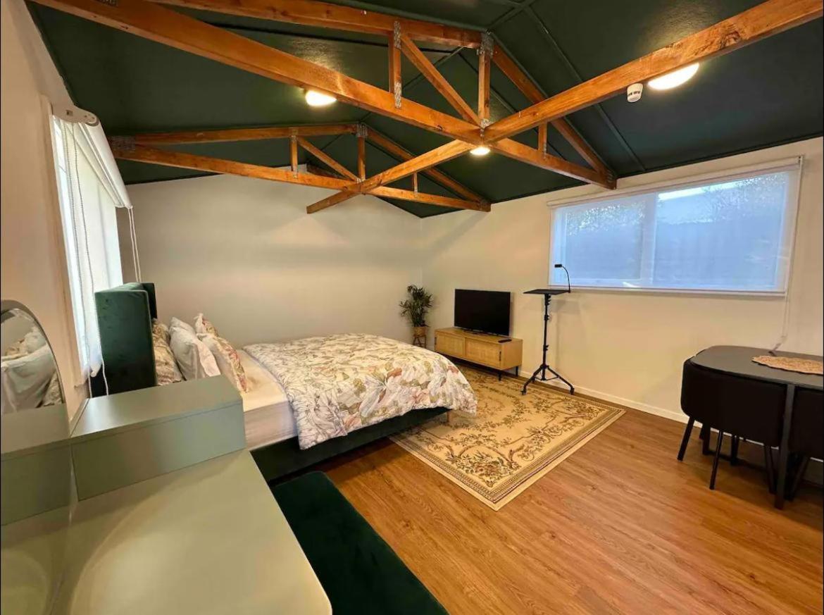 Cozy Fully Equipped Unit 12 Noon Check In