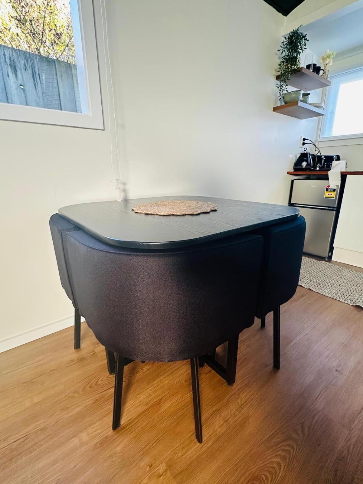 Cozy Fully Equipped Unit 12 Noon Check In Guest house