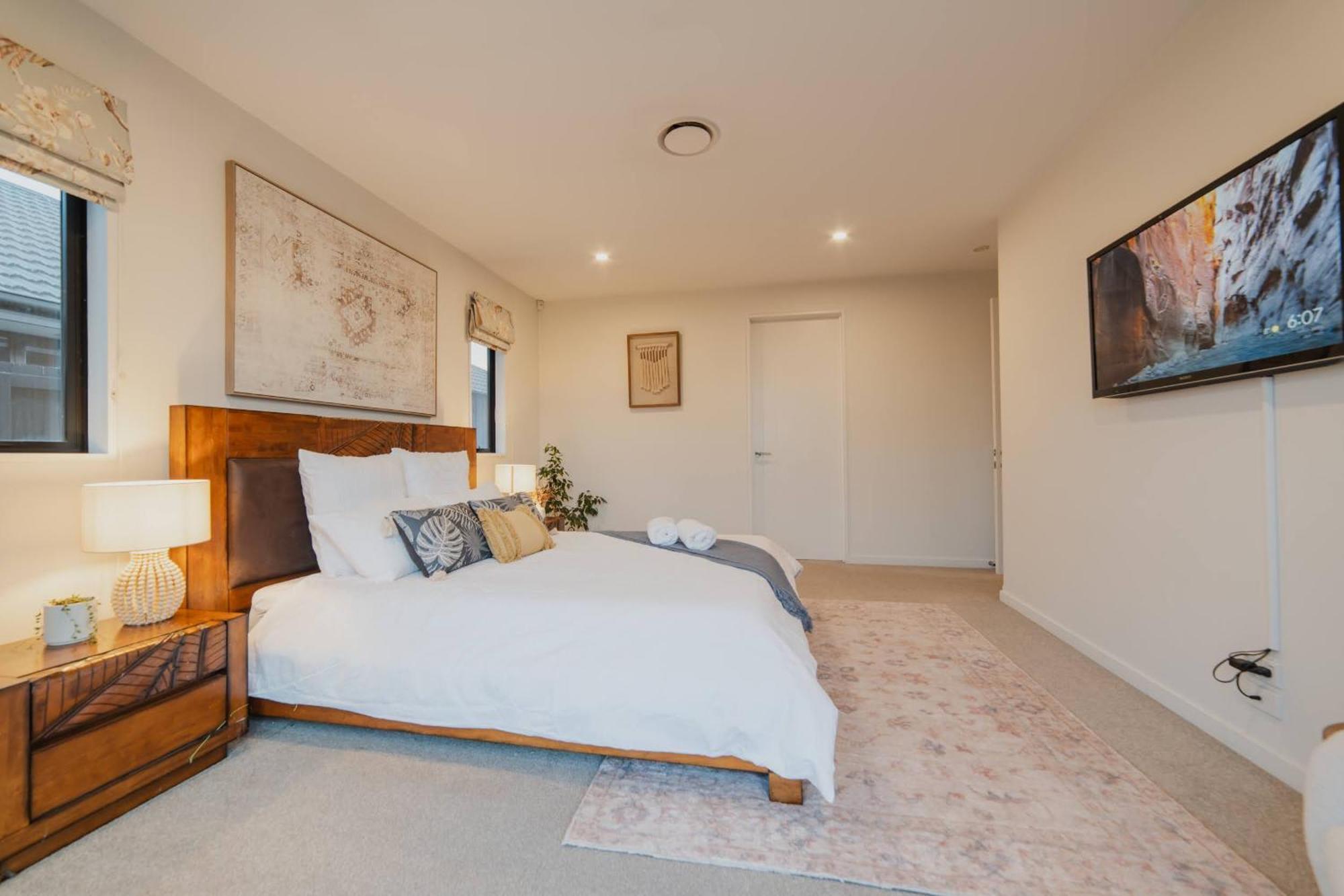 Sunlit Sanctuary With Private Patio In Wigram Holiday home Christchurch