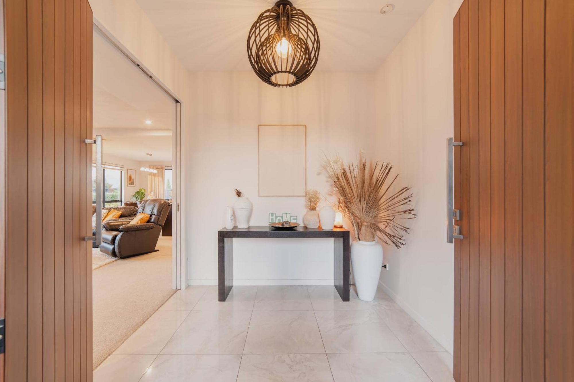 Holiday home Sunlit Sanctuary With Private Patio In Wigram