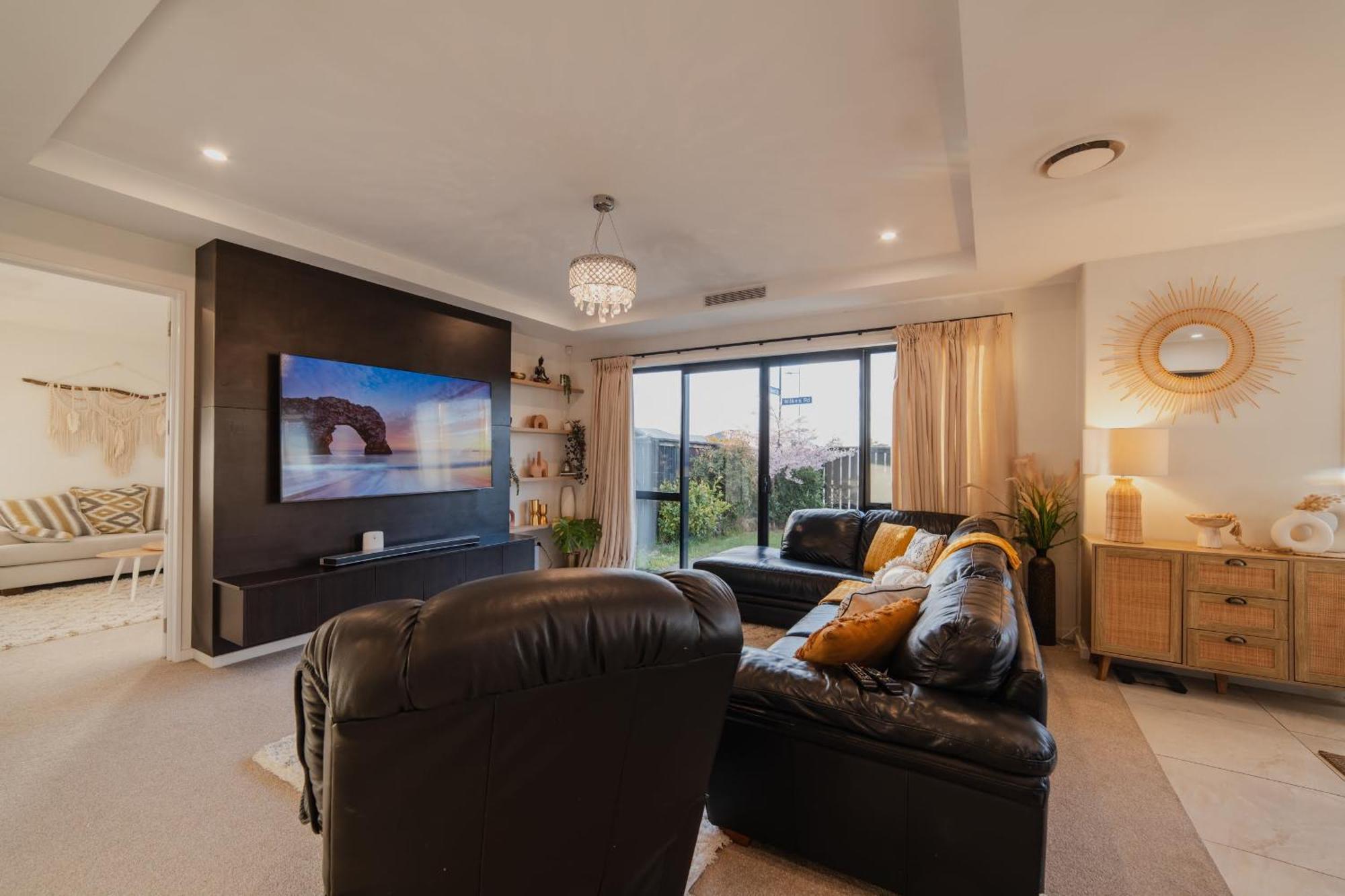 Holiday home Sunlit Sanctuary With Private Patio In Wigram *
