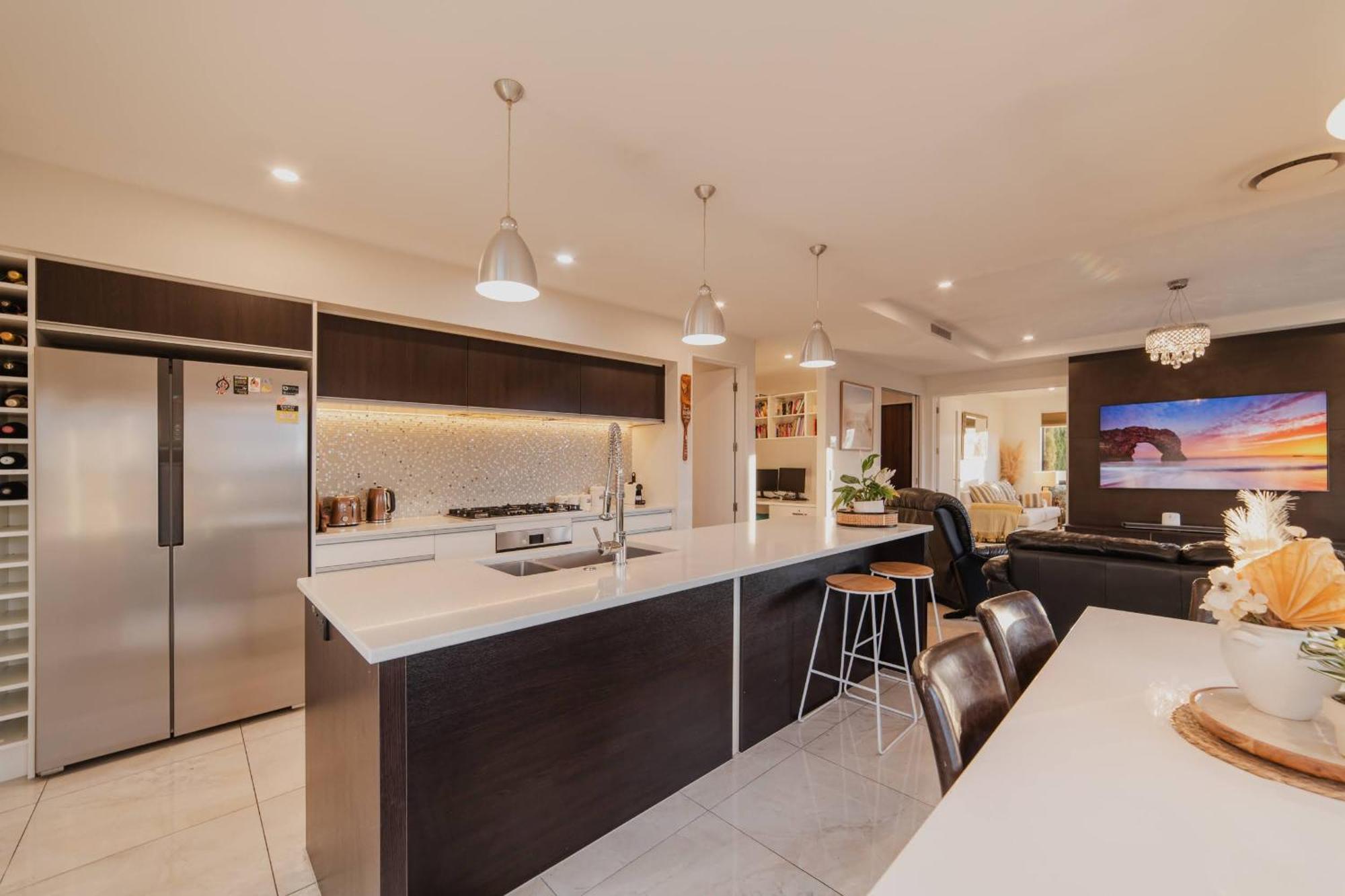Sunlit Sanctuary With Private Patio In Wigram * Christchurch