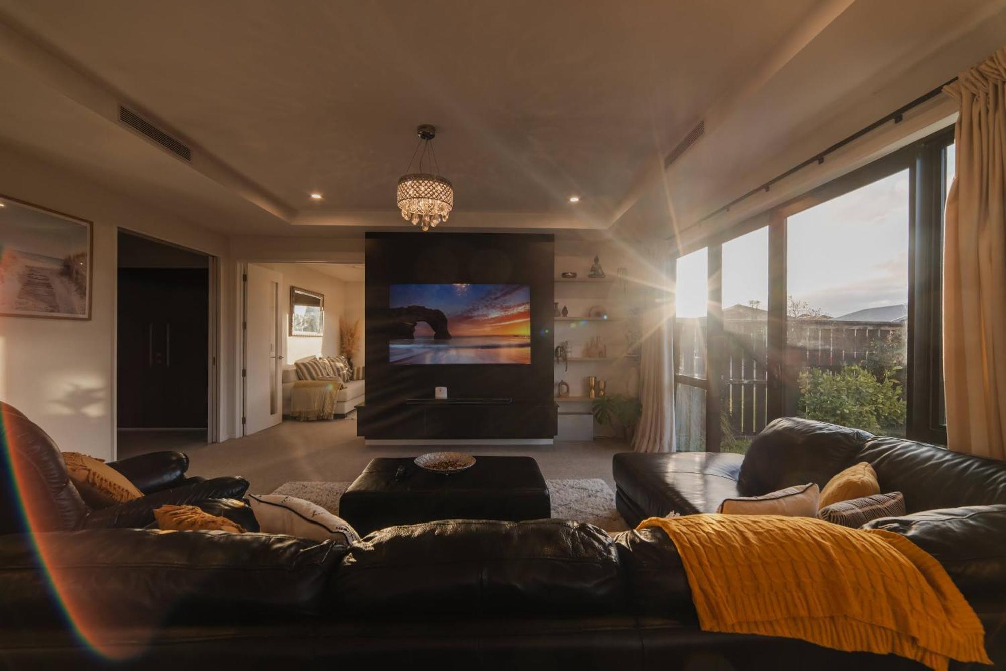 Sunlit Sanctuary With Private Patio In Wigram Holiday home Christchurch