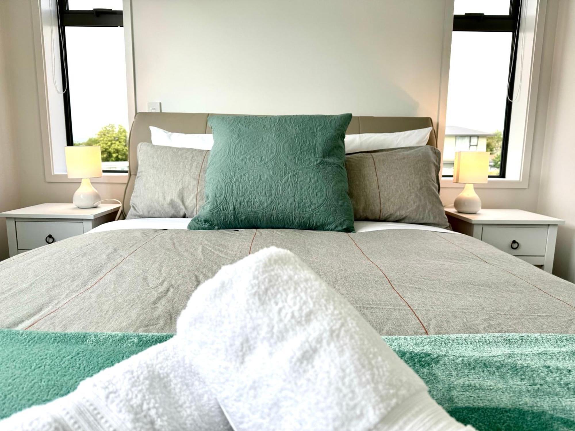 Riccarton 2bdr2btr Townhouse Free Carpark Fast Wifi Apartment Christchurch