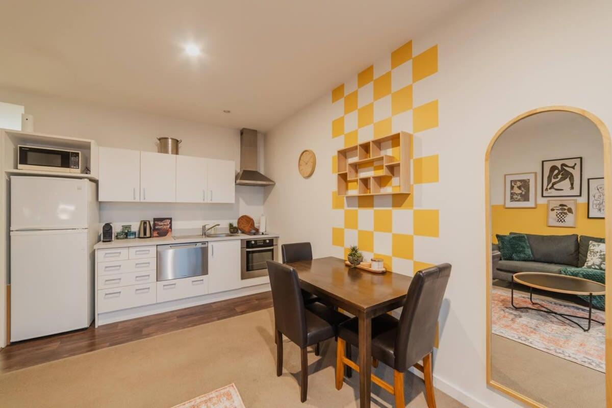 Apartment Linwood Luxe Your Elegant 1br Oasis On Cashel