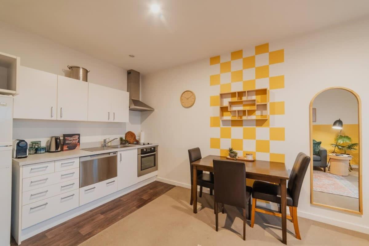 Apartment Linwood Luxe Your Elegant 1br Oasis On Cashel *