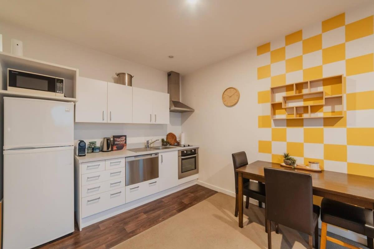 Linwood Luxe Your Elegant 1br Oasis On Cashel