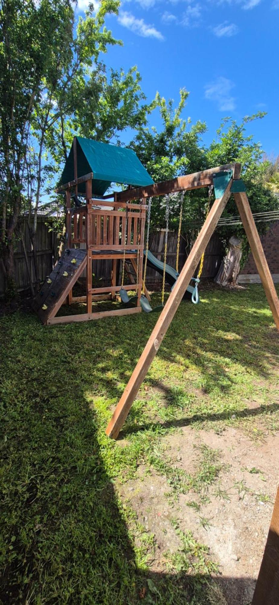 Family Friendly - Between The & Airport Holiday home