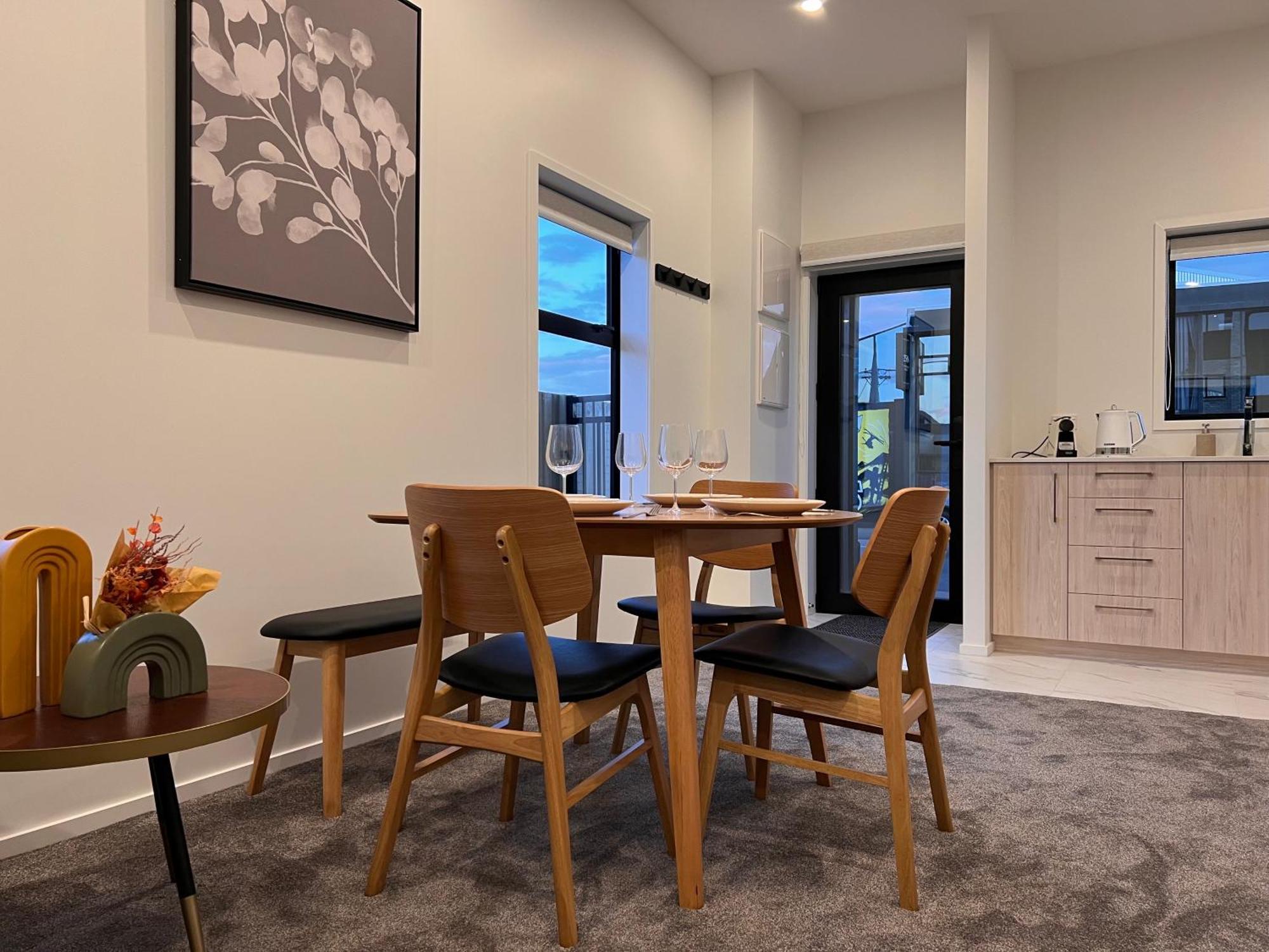 Incredible Luxury 3 Floors Townhouse High Ceiling Apartment Christchurch