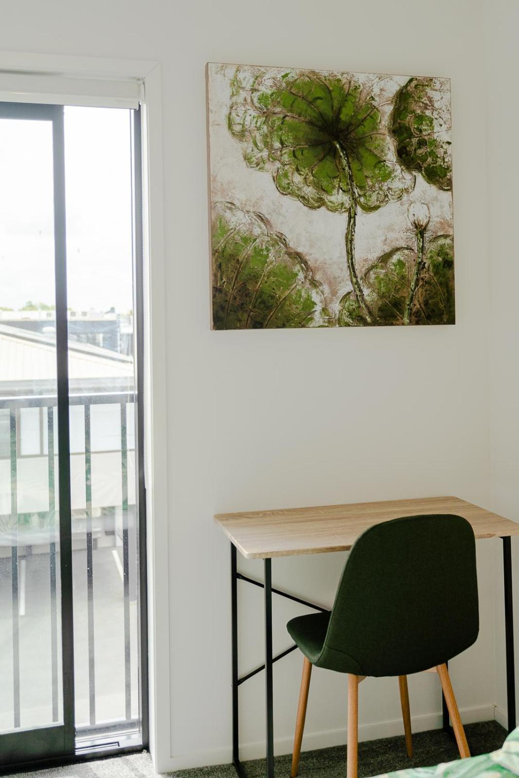 Modern 2 Bedroom Townhouse In Cbd With Parking! Sleeps 5 Apartment Christchurch