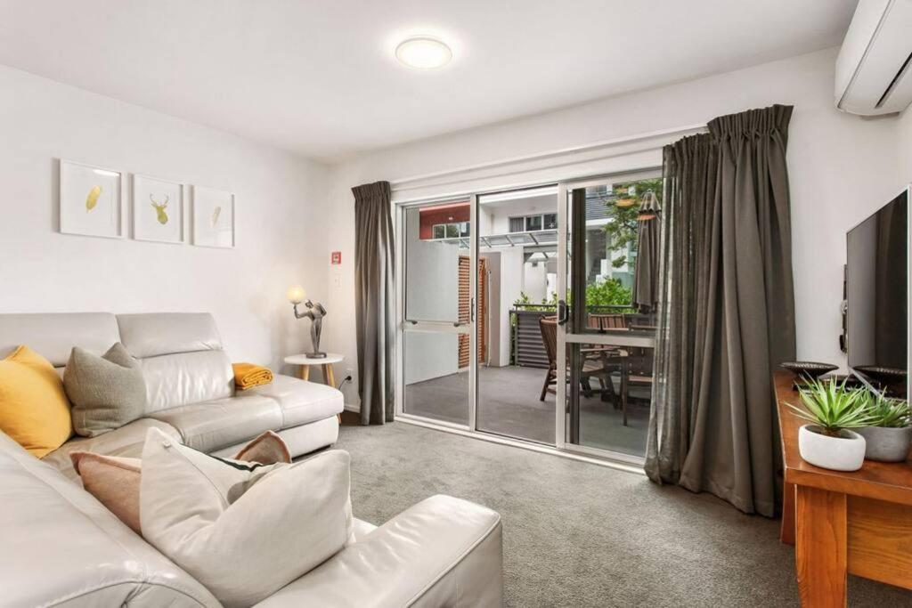 Apartment Warm And Inviting - Free Carpark