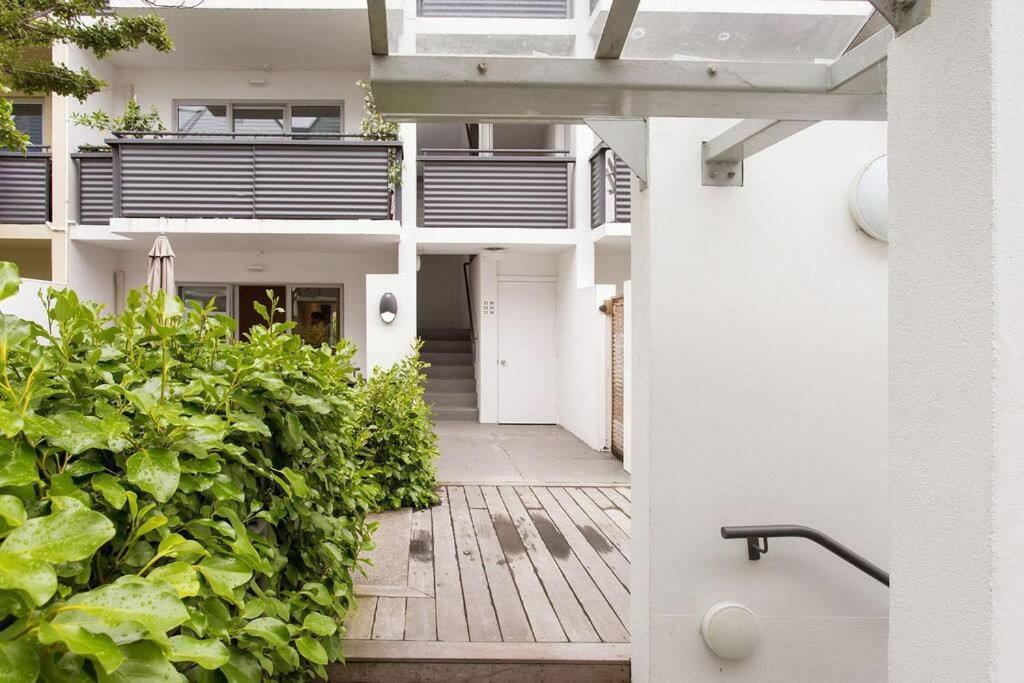 Warm And Inviting - Free Carpark Apartment