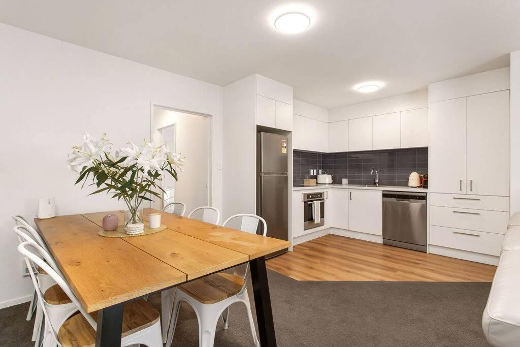 Apartment Warm And Inviting - Free Carpark