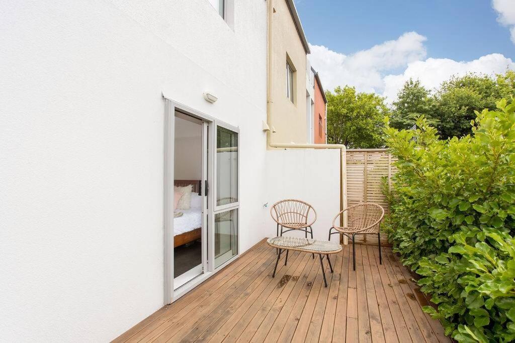 Warm And Inviting - Free Carpark Apartment *