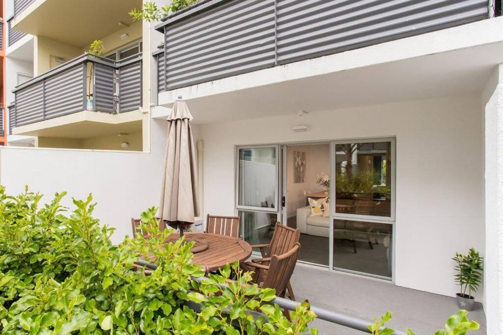 Apartment Warm And Inviting - Free Carpark *