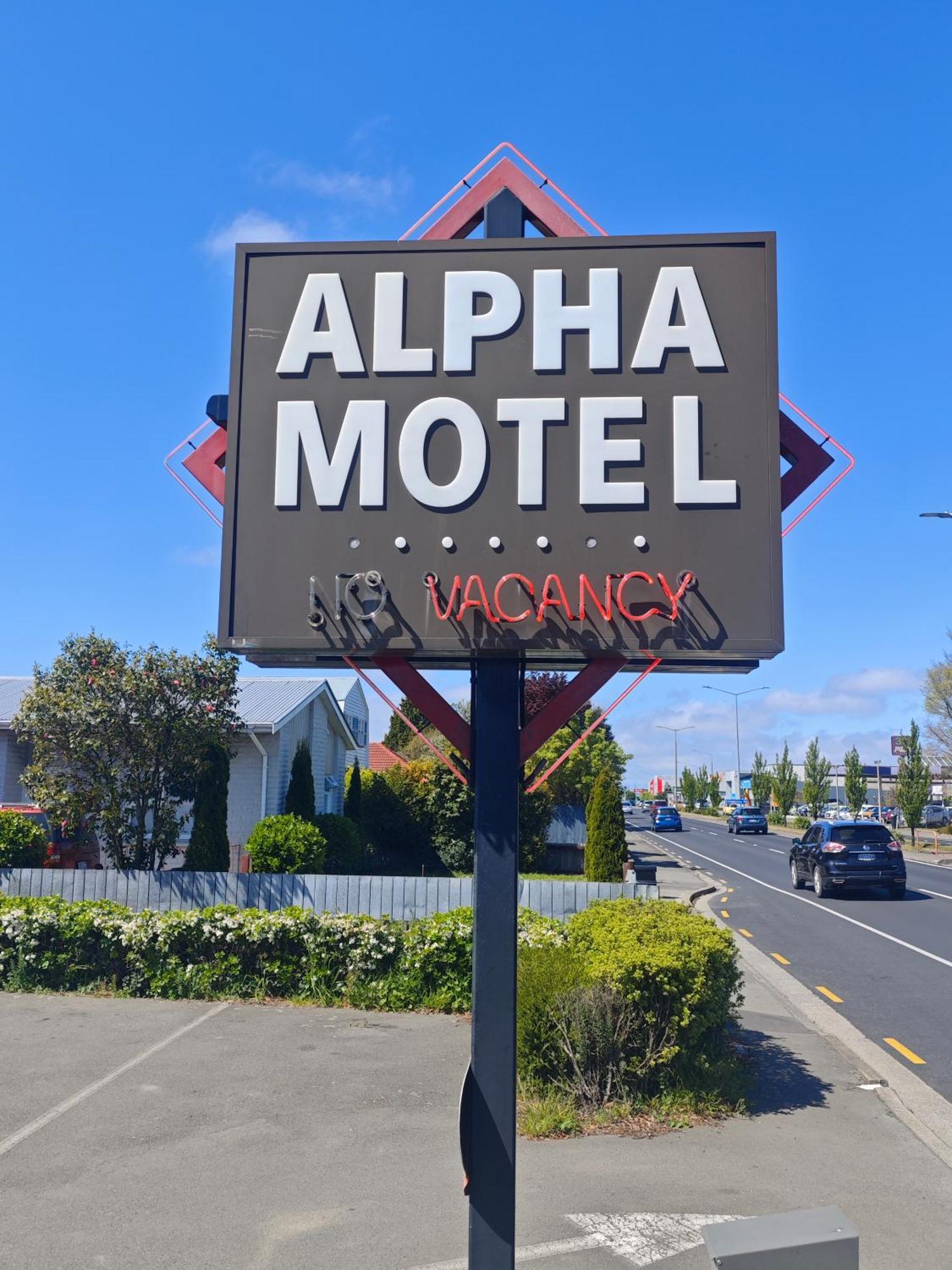 Alpha Motel