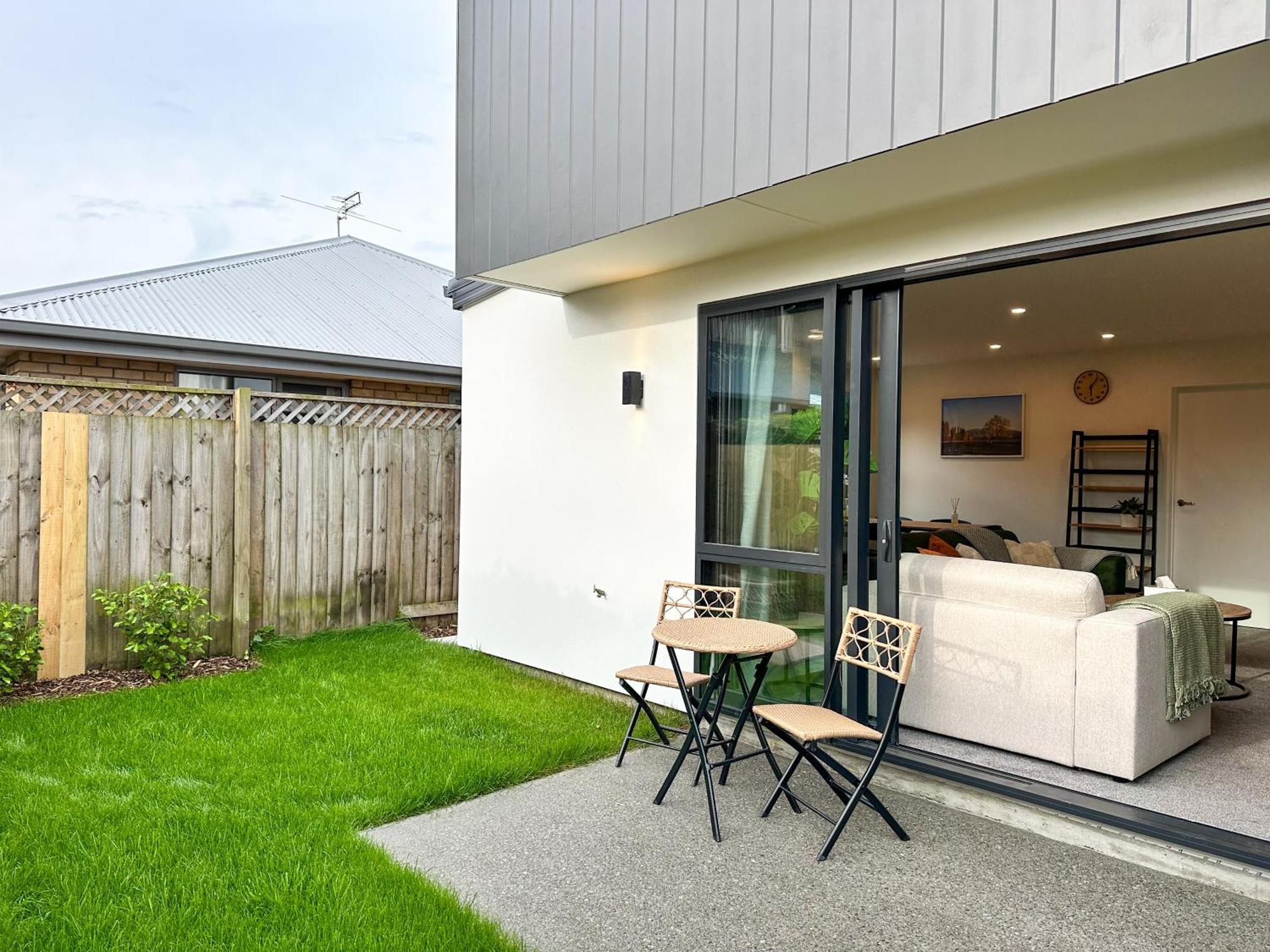 Cosy Modern - New Build In Holiday home Christchurch