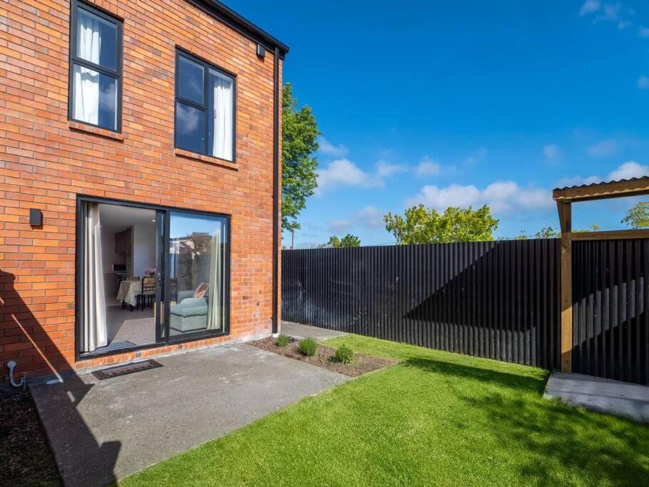 Centrally Located Two Bedroom House With Parking * Christchurch