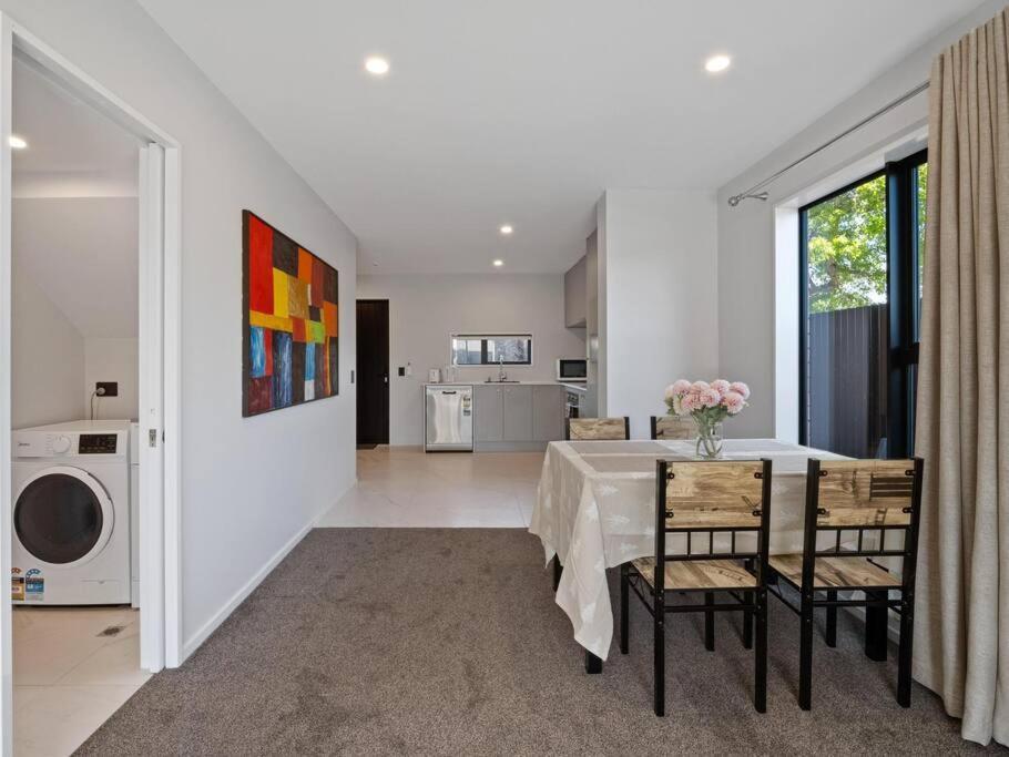 Centrally Located Two Bedroom House With Parking Christchurch
