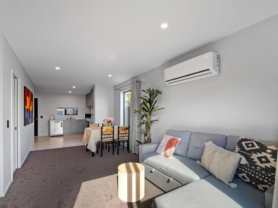 Centrally Located Two Bedroom House With Parking *