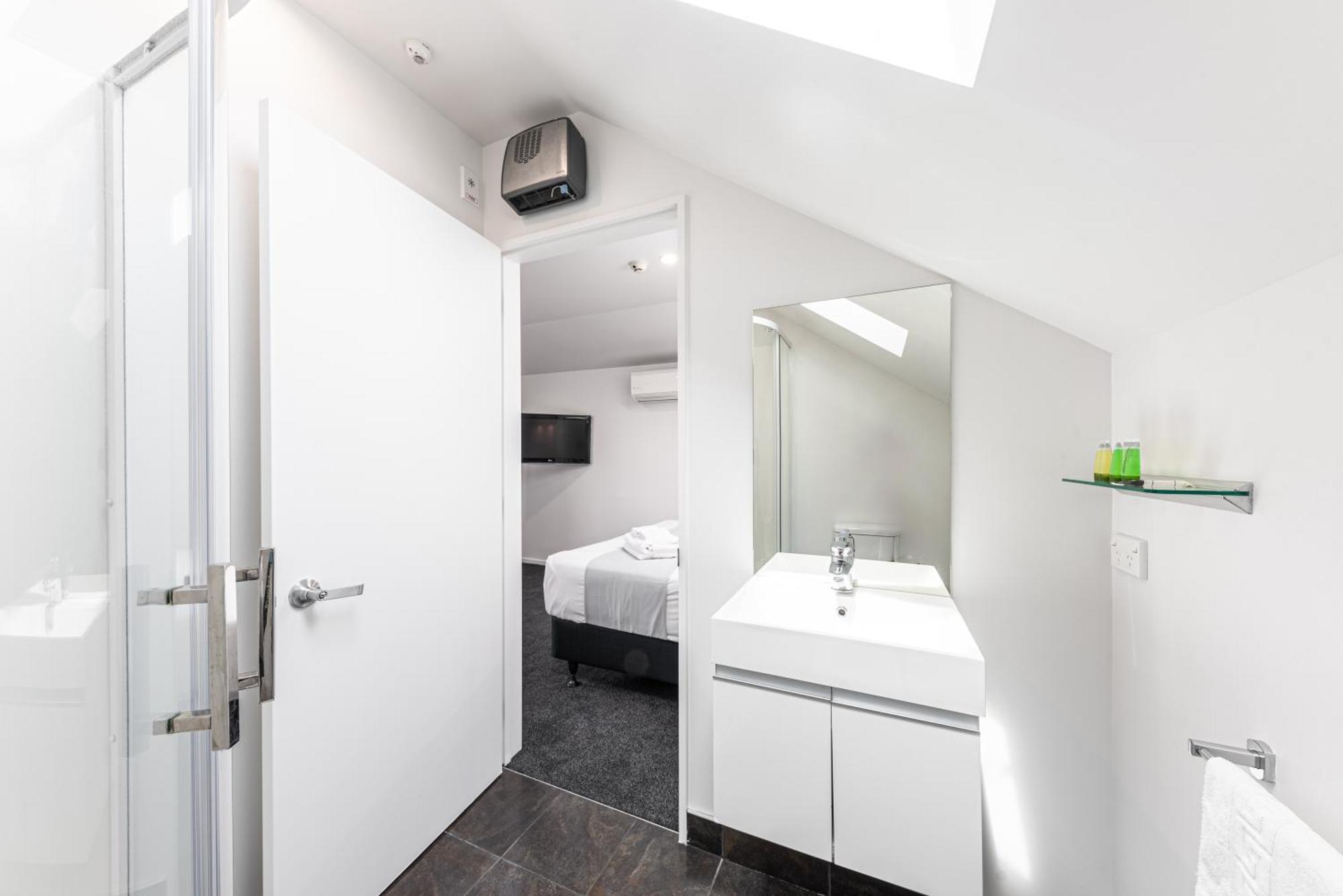 315 Riccarton 4* Christchurch