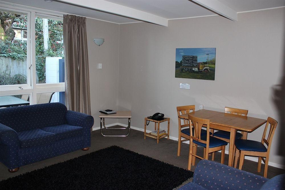 Diplomat Motel 4*
