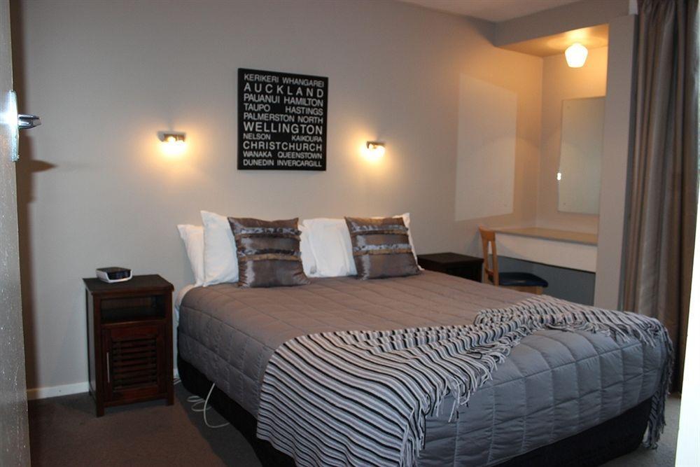 Diplomat Motel 4*