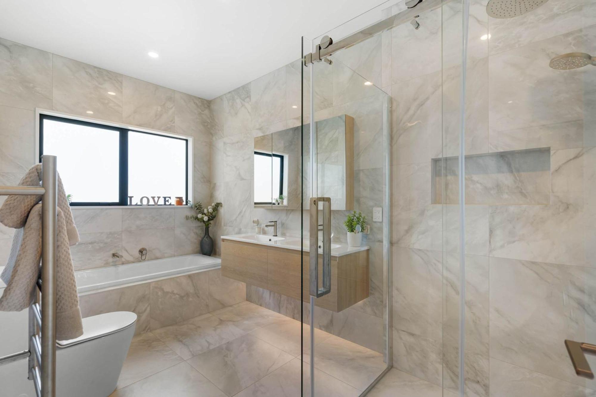 Holiday home 5-bed Luxury Living At It's Finest That Sleeps 10 Christchurch