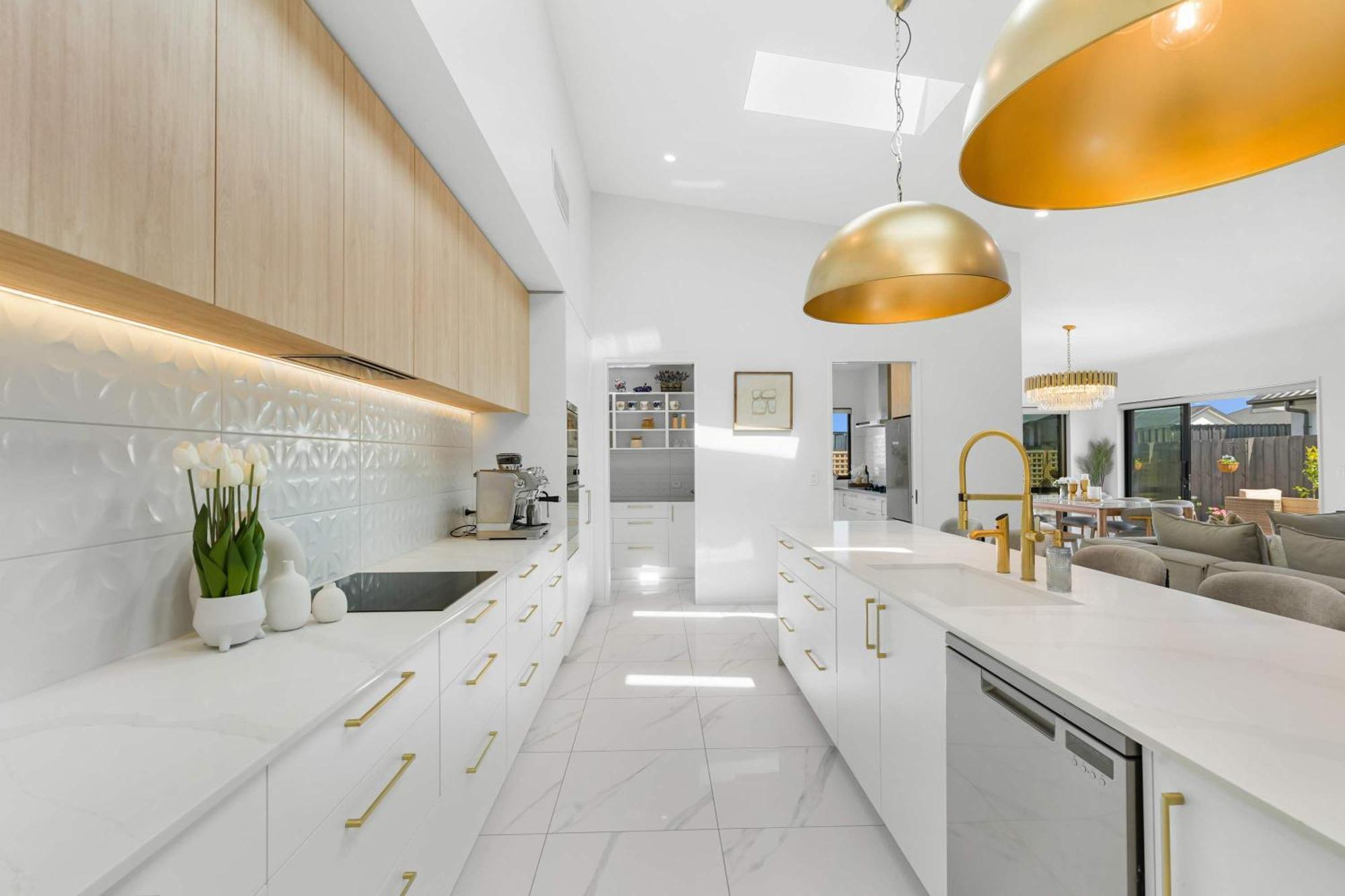 5-bed Luxury Living At It's Finest That Sleeps 10 Holiday home Christchurch