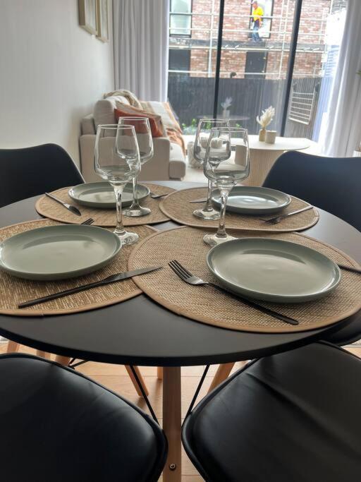 Luxury And Serene 2 Bed Near Cbd With Parking Holiday home