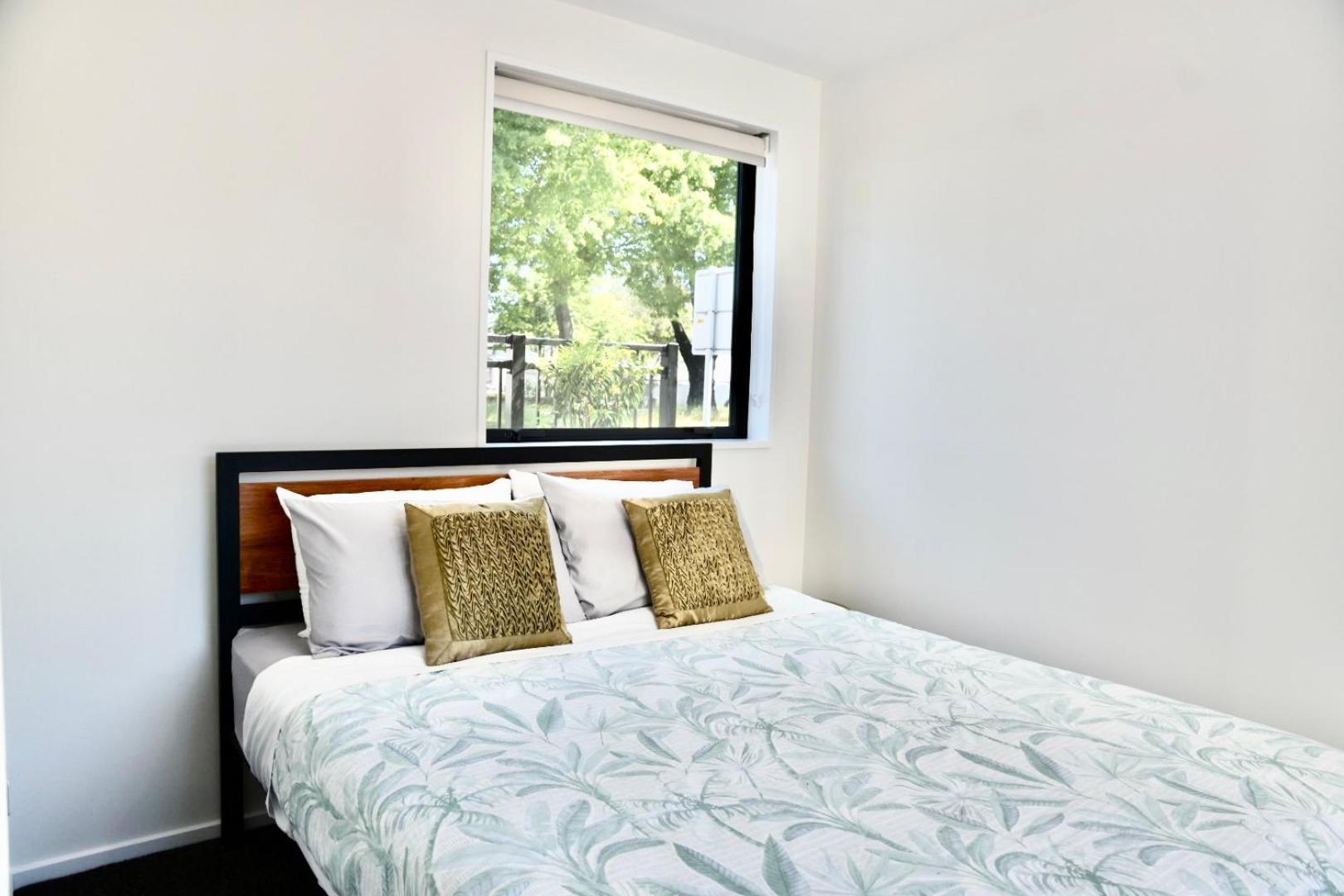 Villa Brand New Close To Cbd 3 Bed 3 Bath With Garage