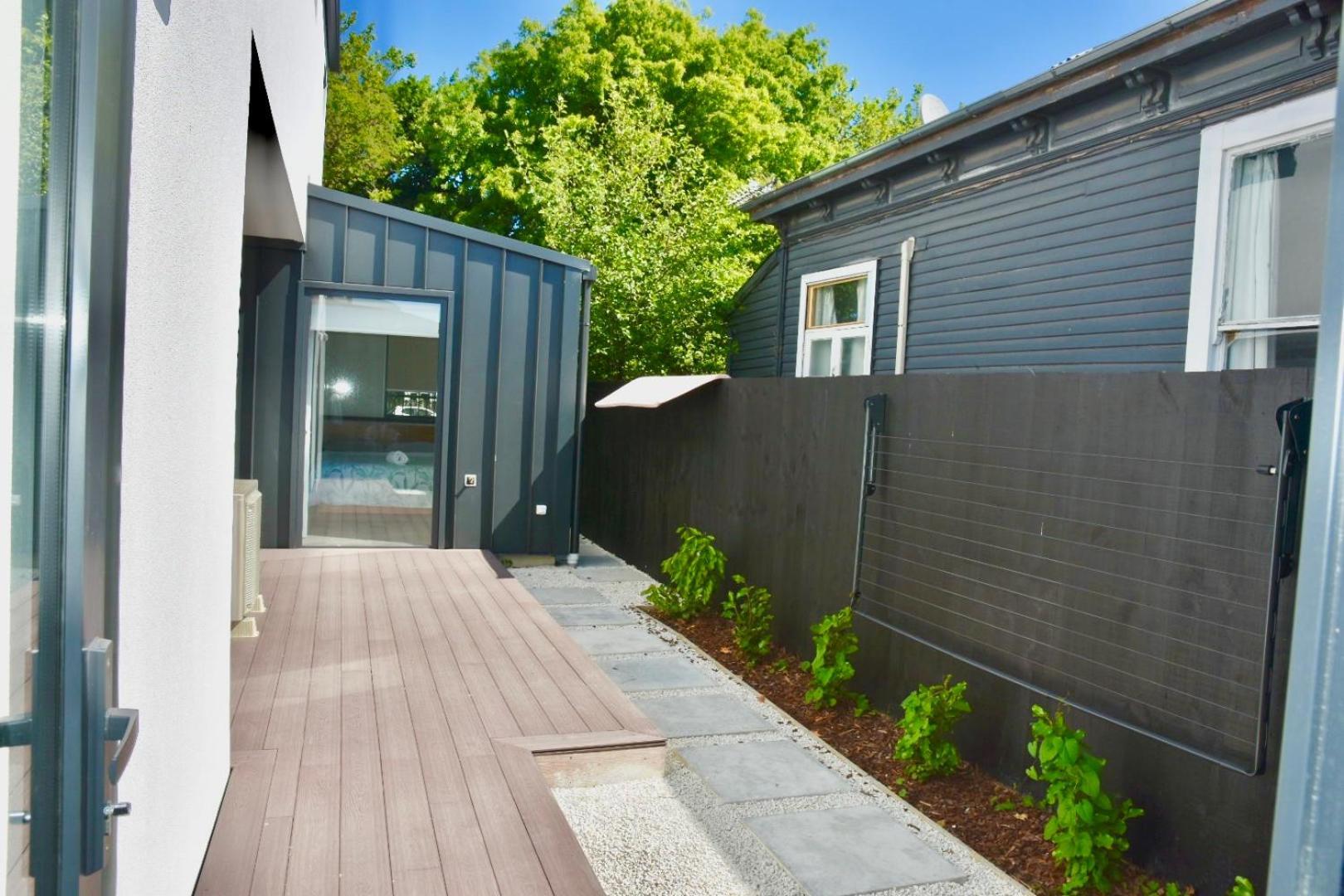 Villa Brand New Close To Cbd 3 Bed 3 Bath With Garage *