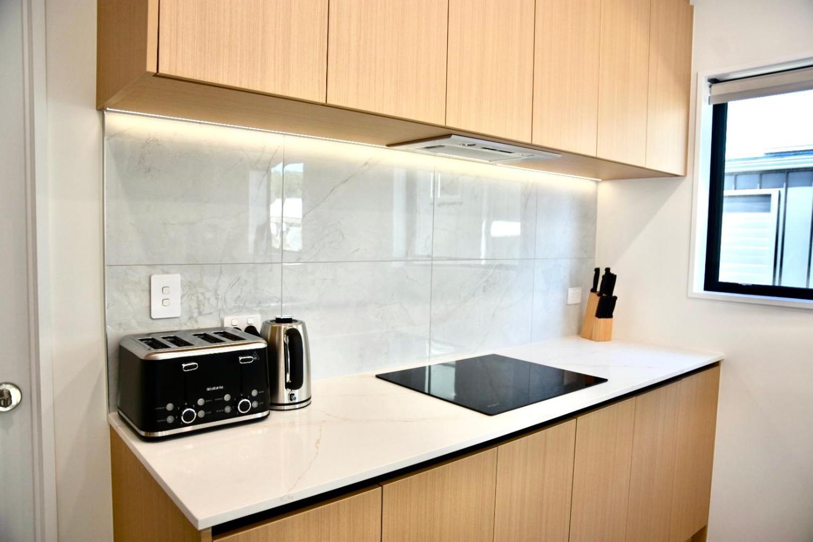 Villa Brand New Close To Cbd 3 Bed 3 Bath With Garage Christchurch