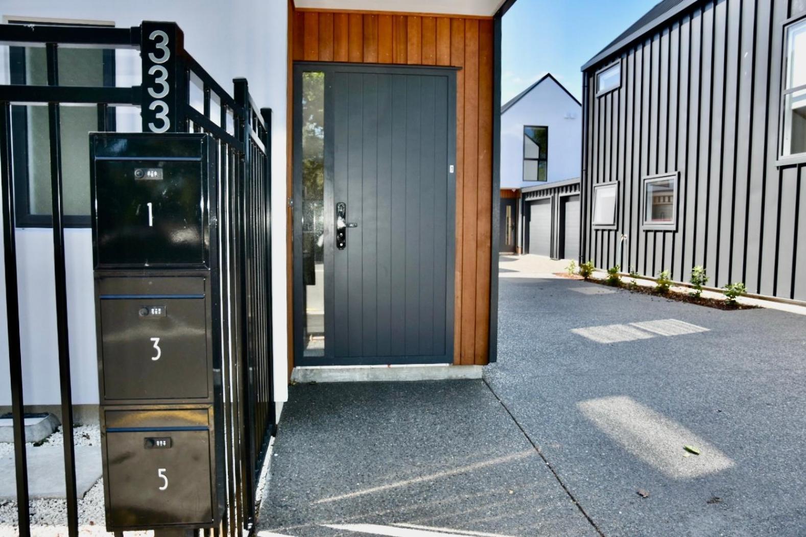 Villa Brand New Close To Cbd 3 Bed 3 Bath With Garage Christchurch